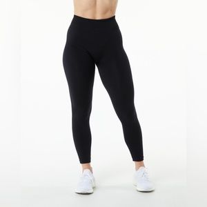**NWT Ozone Legging in Black
